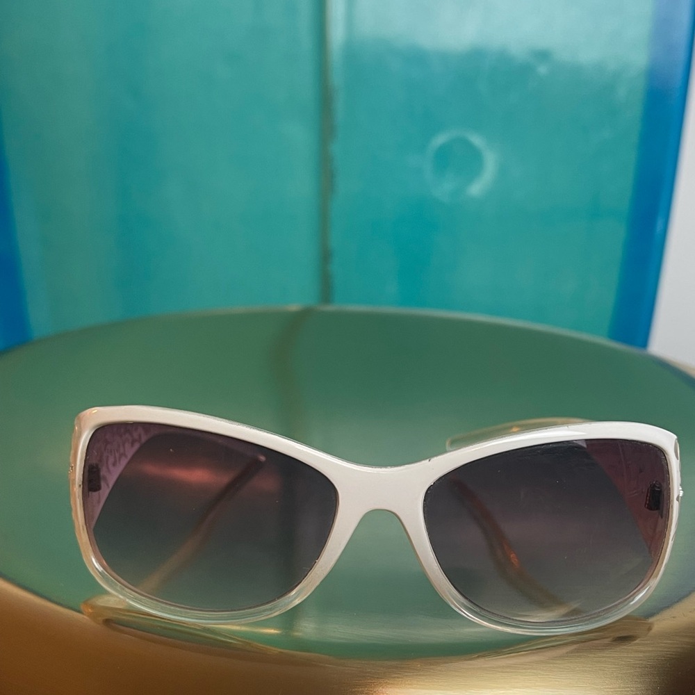 White Floral Cat-Eye / Wrap Sunglasses